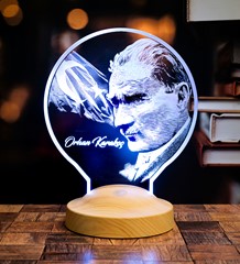 Mustafa Kemal Atatürk Görselli Hediye, İsimli Atatürk Görseli ve Türk Bayrağı Hediyesi Led Lamba