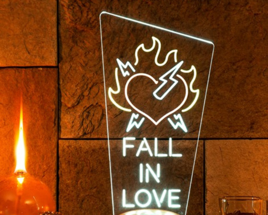 Fall in Love Kalp Figürlü Dekoratif  Neon Lamba