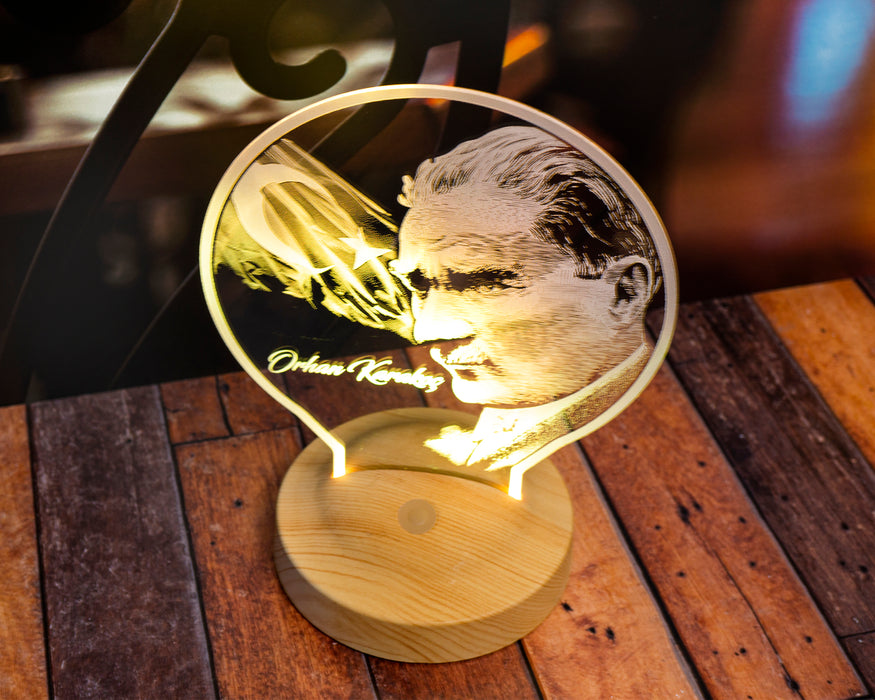 Mustafa Kemal Atatürk Görselli Hediye, İsimli Atatürk Görseli ve Türk Bayrağı Hediyesi Led Lamba