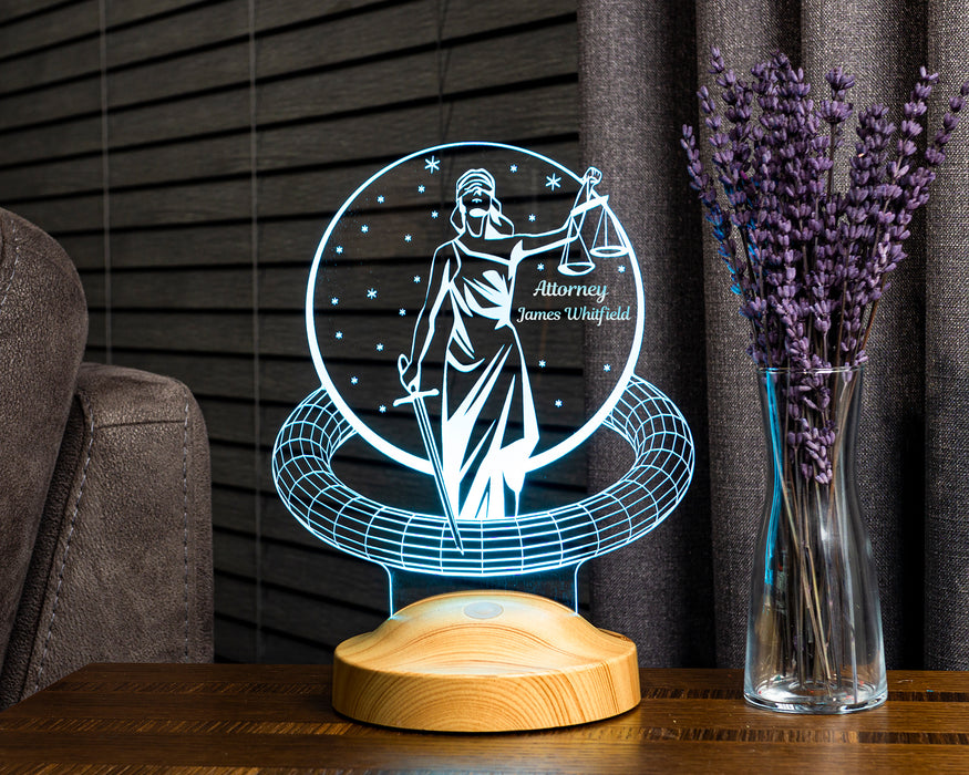 Avukata Özel Terazili 3D LED Lamba – İsim Yazılabilir Adalet Sembolü Avukat - Hakim - Savcı Hediyesi
