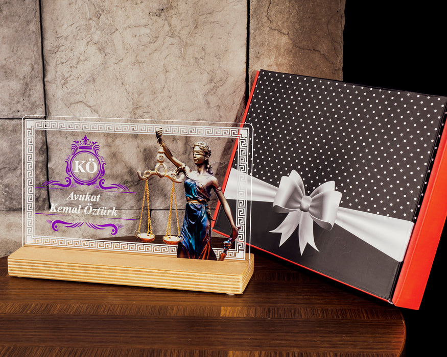 Kişiye Özel Pleksi Şeffaf Tablo Avukat Hediyesi Adalet Temalı Özel Hediye Paketli