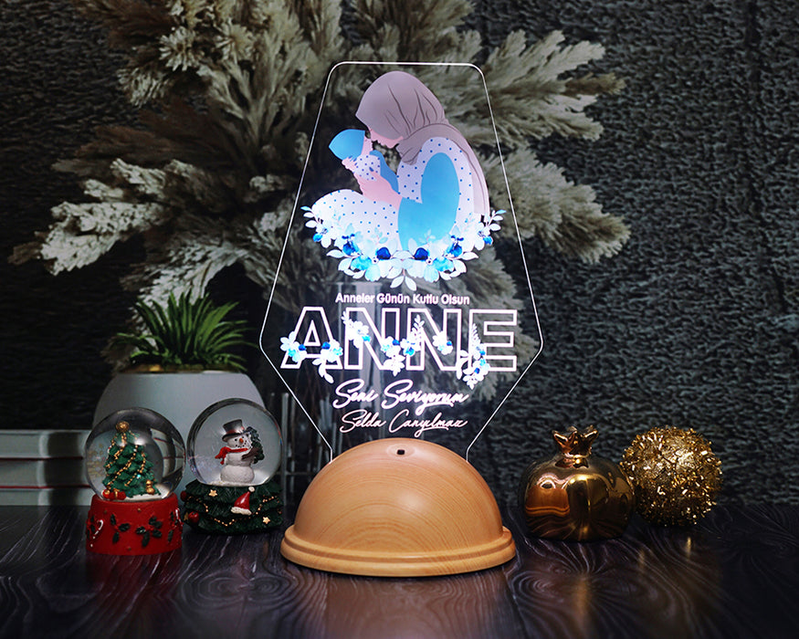 Tesettürlü Anne Adayına Hediye LED Lamba – Kişiye Özel İlk Anneler Günü Tasarımı