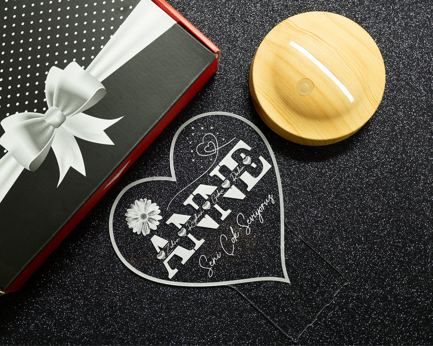 Kalp Şeklinde İsim Yazılı LED Lamba – Anneye Kişiye Özel Anneler Günü Hediyesi