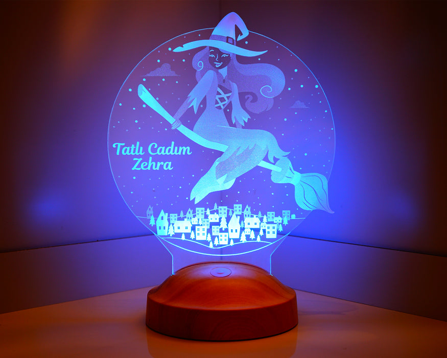 Cadılar Bayramı Temalı Kişiye Özel Tatlı Cadı Gecelambası, Masaüstü 3D Led Lamba,  Halloween Işıklı Dekoratif Lamba