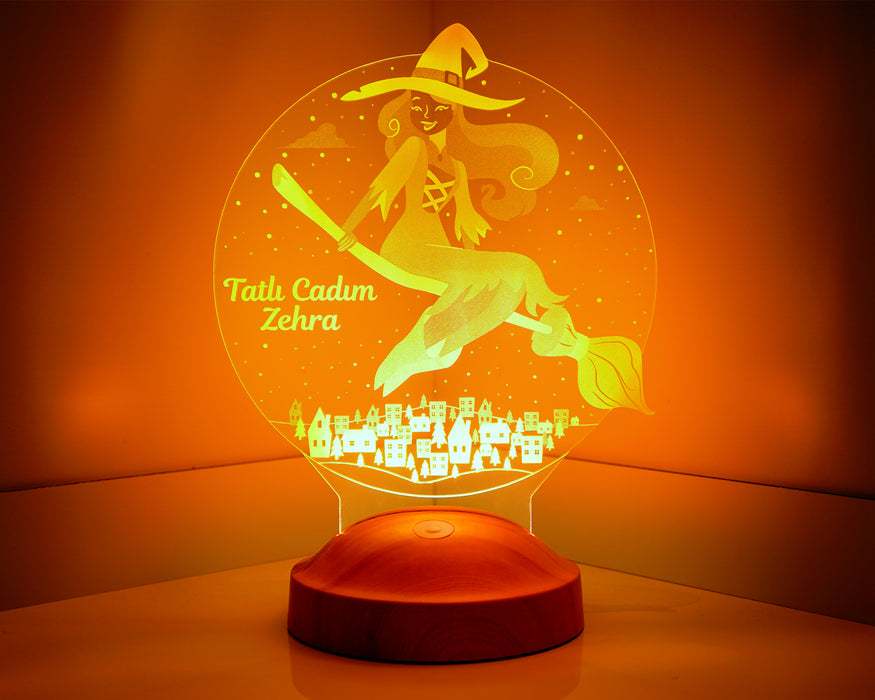 Cadılar Bayramı Temalı Kişiye Özel Tatlı Cadı Gecelambası, Masaüstü 3D Led Lamba,  Halloween Işıklı Dekoratif Lamba