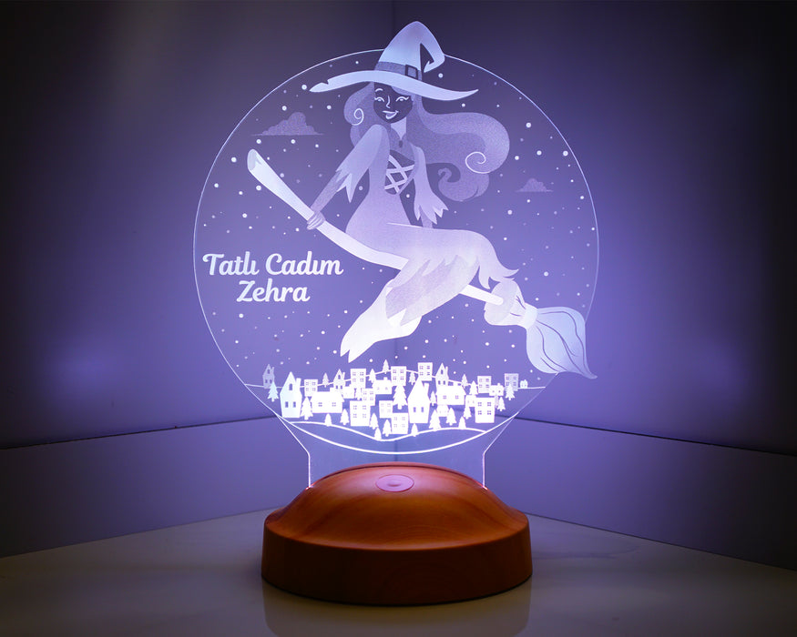 Cadılar Bayramı Temalı Kişiye Özel Tatlı Cadı Gecelambası, Masaüstü 3D Led Lamba,  Halloween Işıklı Dekoratif Lamba