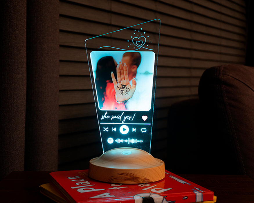 Sevgiliye Fotoğraflı Hediye, Eşe Hediye, Sevgiliye Özel Fotoğraflı Spotify Müzik Barkodlu Kişiye Özel Gece Lambası, Resimli Led Lamba